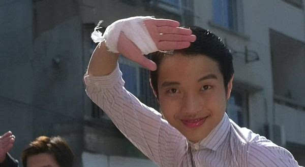 功夫里周星驰疗伤,周星驰功夫里的细节