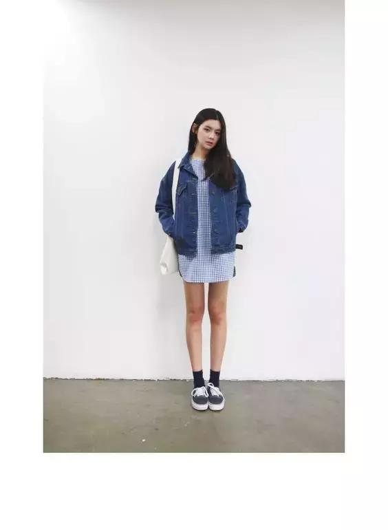 秋天如何优雅地露袜子 (秋天如何优雅的露袜子)