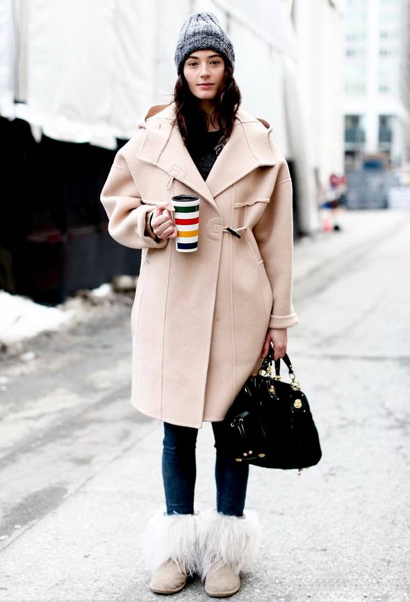 适合小个子冬天穿的雪地靴,腿短穿马丁靴还是雪地靴