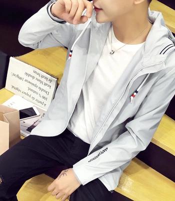 男士怎样穿搭显得更有气质,男士怎么搭配才能时尚起来