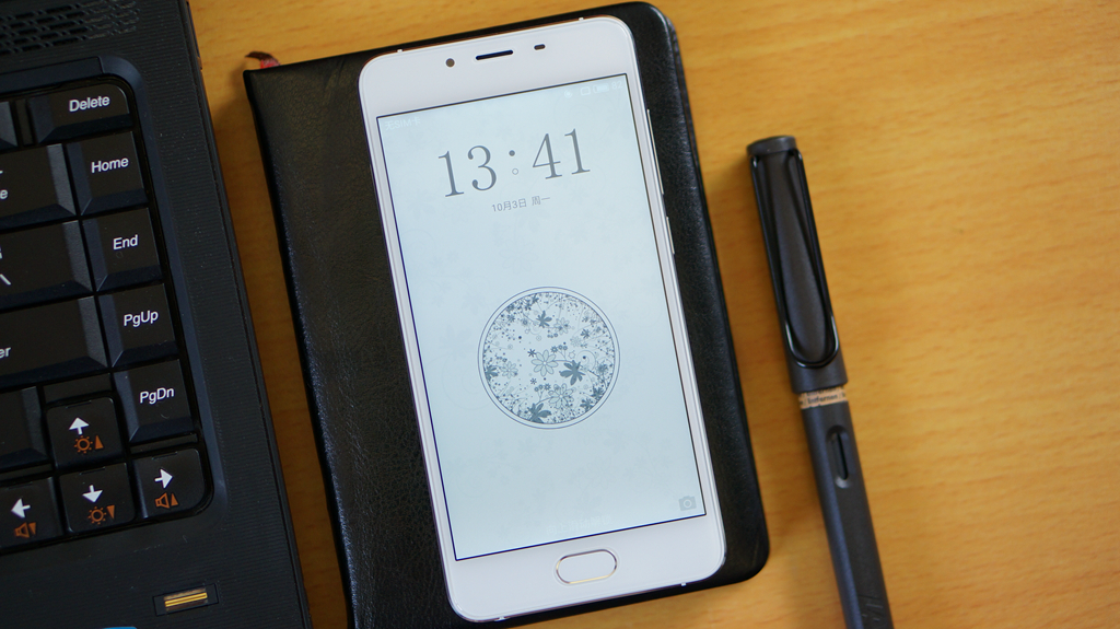 魅蓝手机u10,魅蓝u10白色