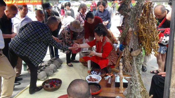 40多年的坚守:记吉林满族萨满祖传医术传承人关香云