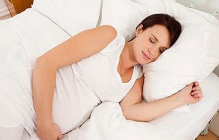 孕妇睡觉流口水什么原因,孕妇孕后期睡觉流口水是什么原因