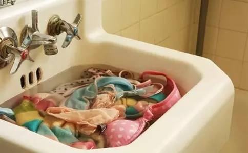 内衣裤隔夜洗行不行,内衣裤隔夜洗了怎么办