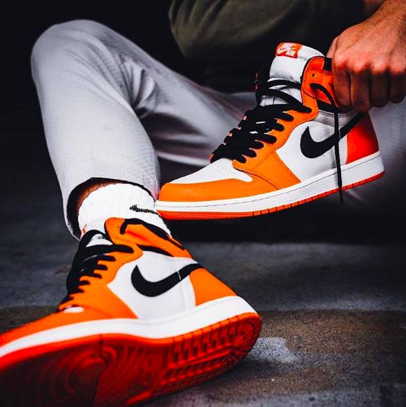 750预售价破万心很累！全黑ub只要1k5，你为它省的钱还留着吗？