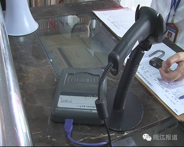 汽车票只用刷身份证就可以了吗,取完汽车票还可以刷身份证进站么