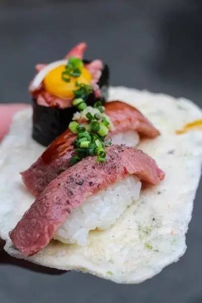 红叶堪比京都，温泉不输北海道的赏枫地，11-12月往返机票￥800+，不用担心人潮说走就走