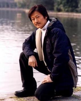 不会留胡子你也敢自称大叔?