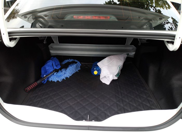 新款标致301幸福版,标致301旅行