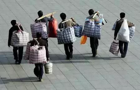 我就买包大白兔,你凭啥说我崇洋媚外!