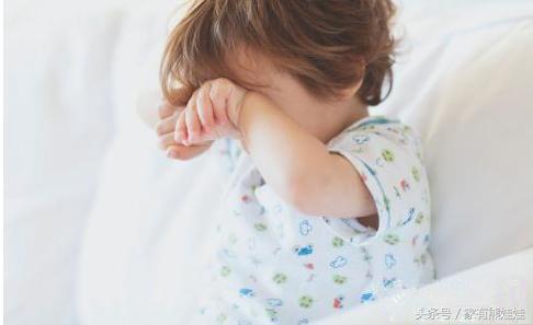 宝宝眼屎多妈妈饮食需注意什么,宝宝出眼屎小妙招