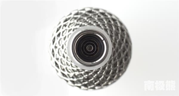 又一件土豪玩具：4300美元一对的超高音质钛金属3D打印耳机