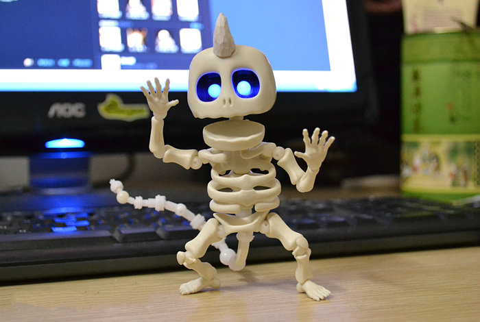 好好地吓人不好吗?干嘛要来抢萌物的饭碗!