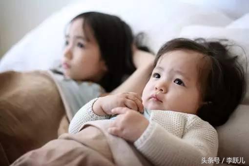 孩子难以融入集体如何开导,孩子不爱与人沟通怎么去引导