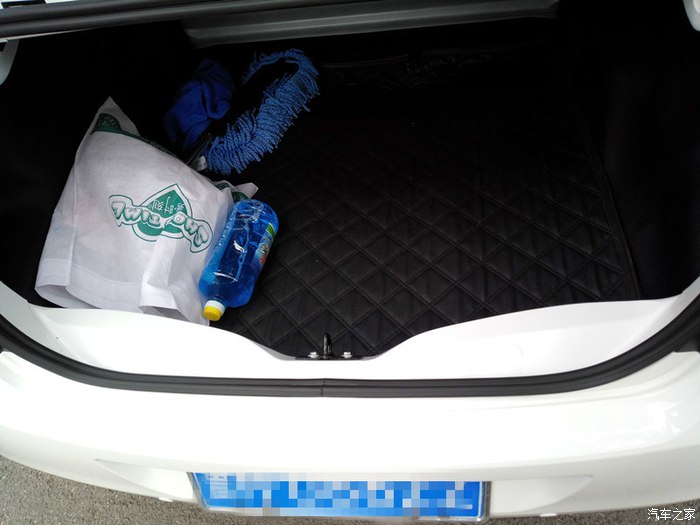 新款标致301幸福版,标致301旅行