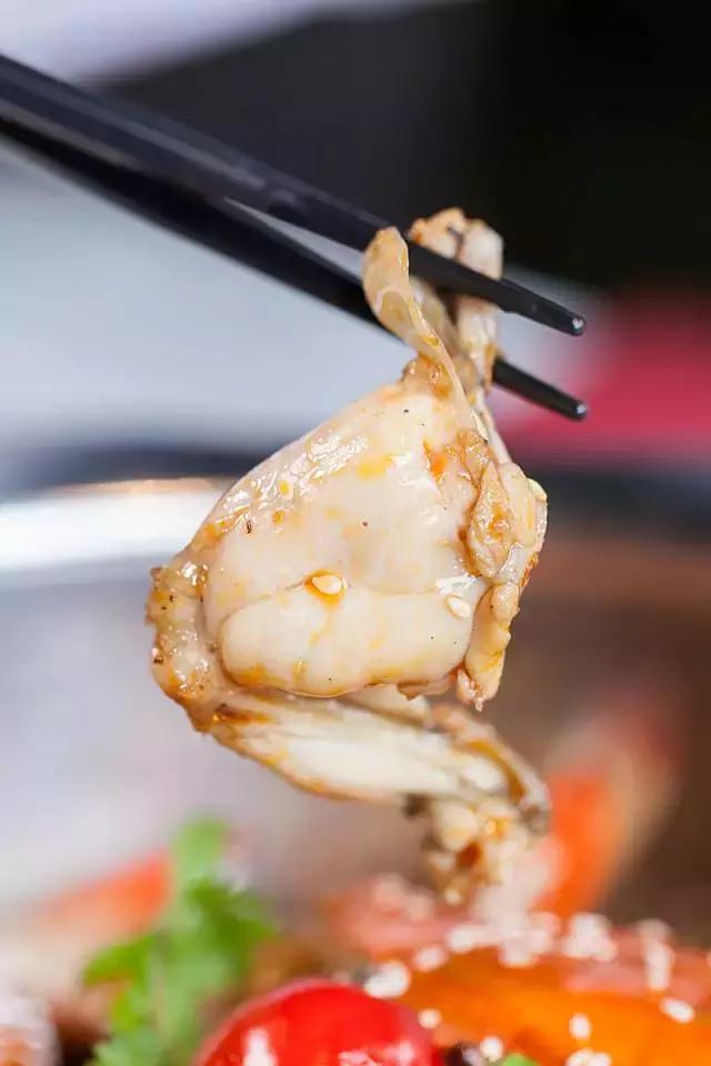 老板壕打5.8折，​全年无休摄魂小龙虾，逼爆头我都要吃到Ta