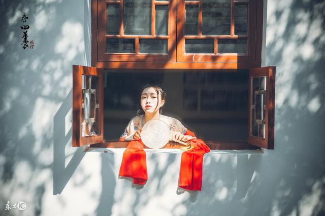 穿越小说女主琴棋书画样样精通,穿越小说女主琴棋书画精通