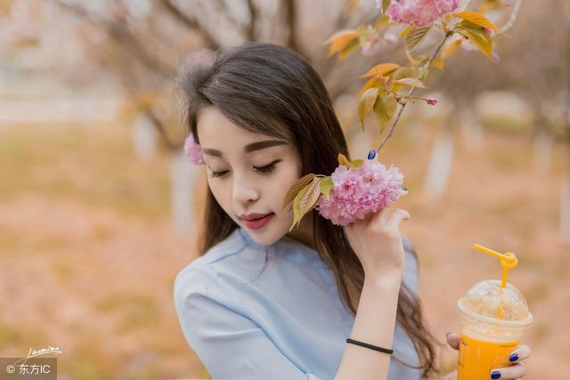 小说：末日时代，城市被冰层覆盖，穿越女却在冰面上烤串吃肉