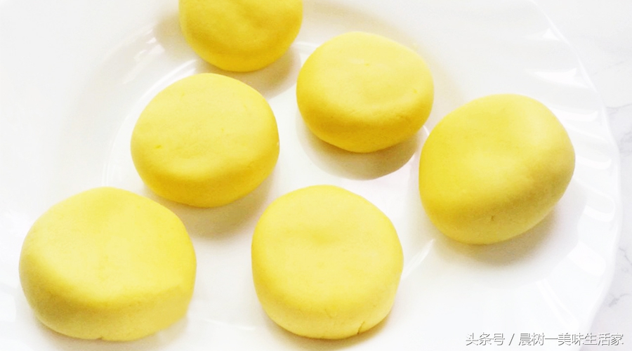 宅在家里享受周末这悠闲的时光,惬意午后有滋有味宅生活