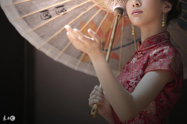 半路车被撞的小说,过马路被车撞的小说