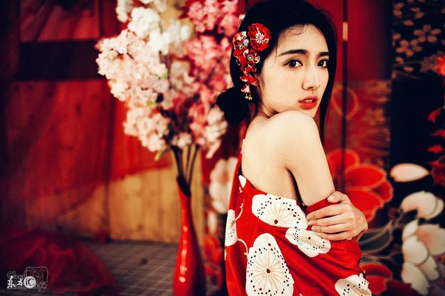 穿越后被迫嫁给鬼王的书,为了救弟弟嫁给鬼王小说