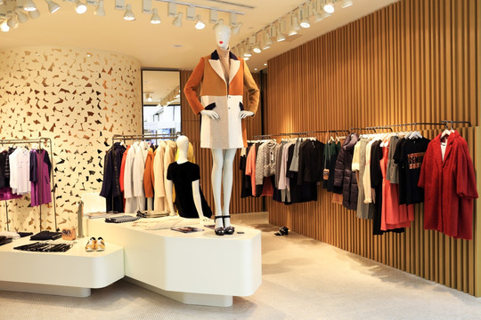 疫情下:时装业哭了、培训业最惨,珠宝业笑了,网上卖菜火了