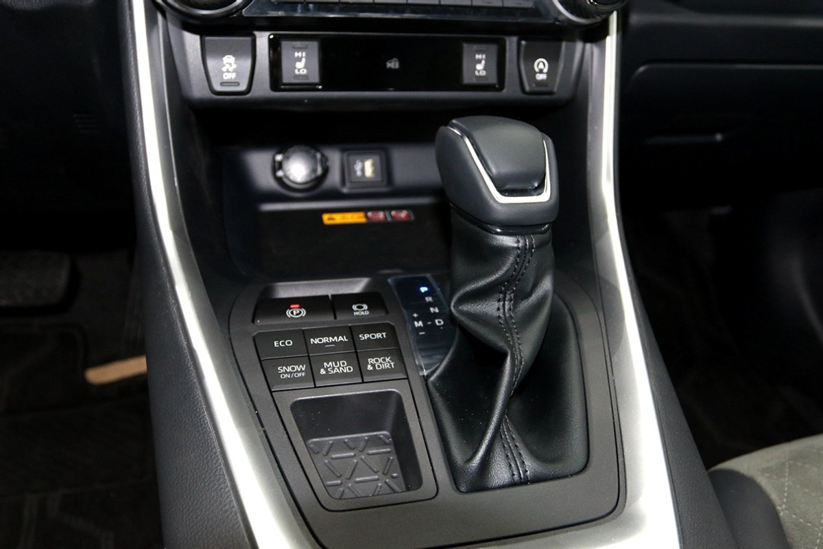 新款rav4荣放弯道评测,全新rav4荣放带你十足安全感