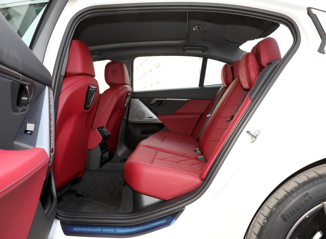 2024款宝马5系插混最新消息,50多万新款宝马五系