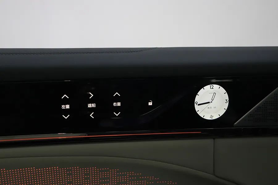 极氪009：前后三排都是主座，开到哪儿都是焦点！