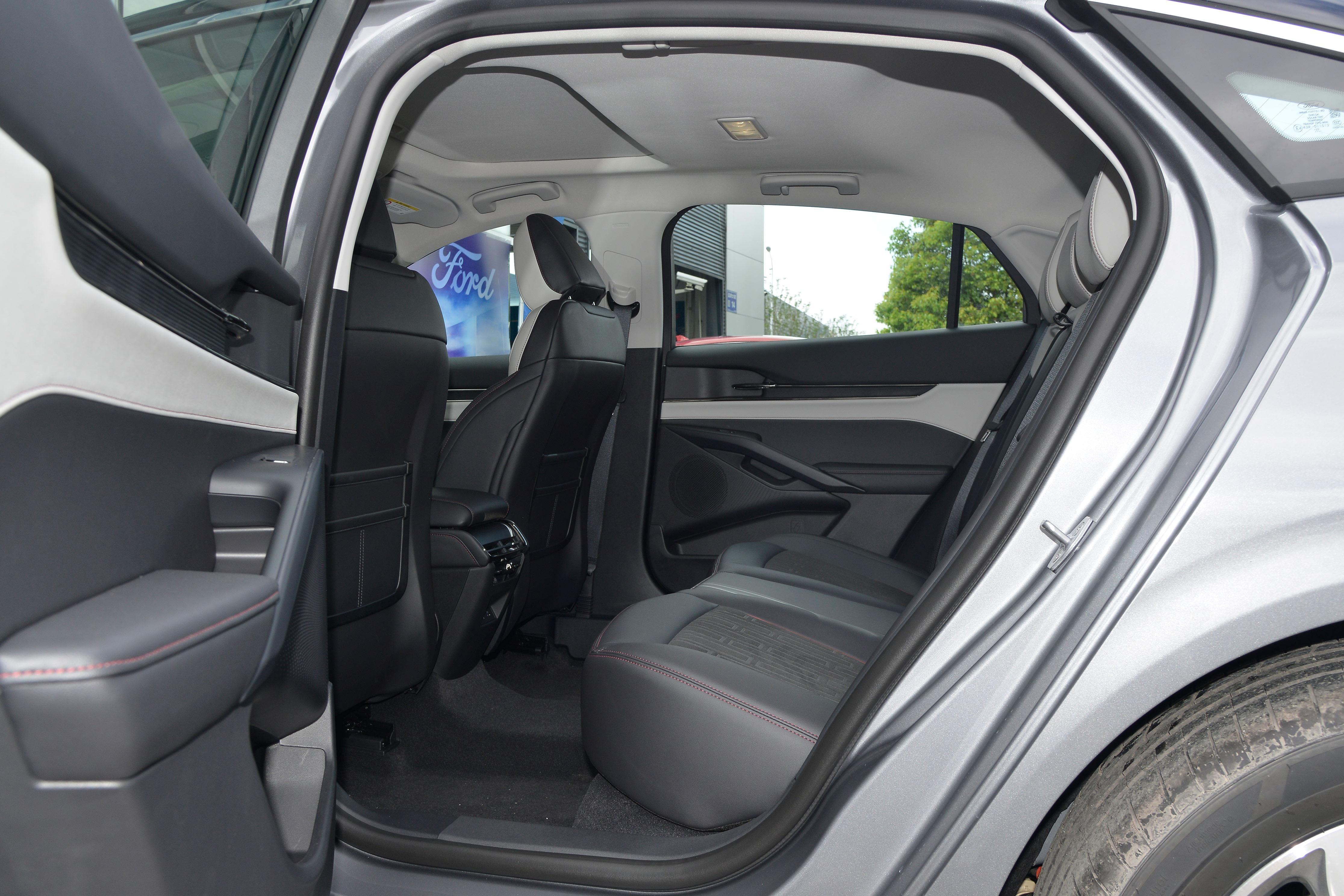 搭载2.0t+8at最便宜的车,2.0t+8at车型推荐