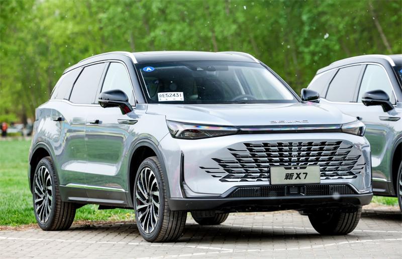 北京魔方和北京x7对比,北京x7魔方车