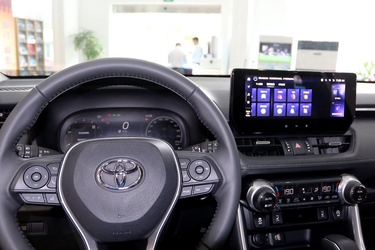 新款rav4荣放弯道评测,全新rav4荣放带你十足安全感