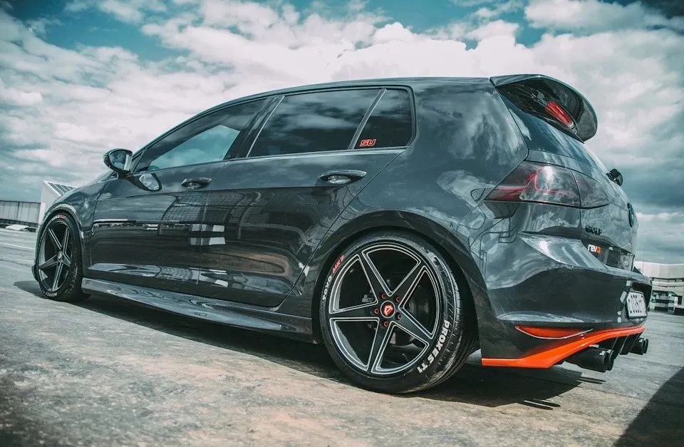 高尔夫7r-line改装案例,大众高尔夫7代改装短弹簧