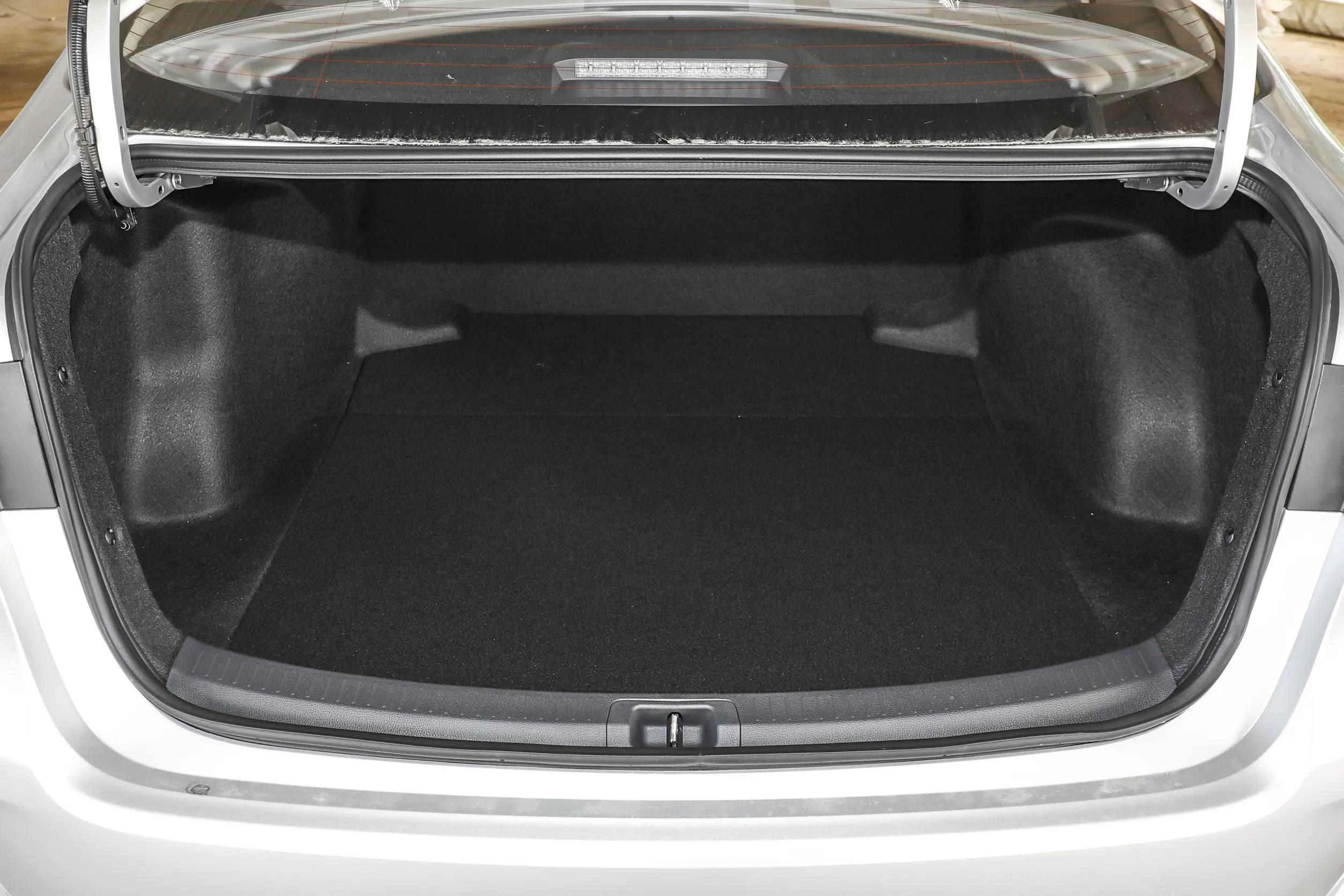 第五代丰田卡罗拉高性能掀背版,十万以内口碑最好的车丰田卡罗拉