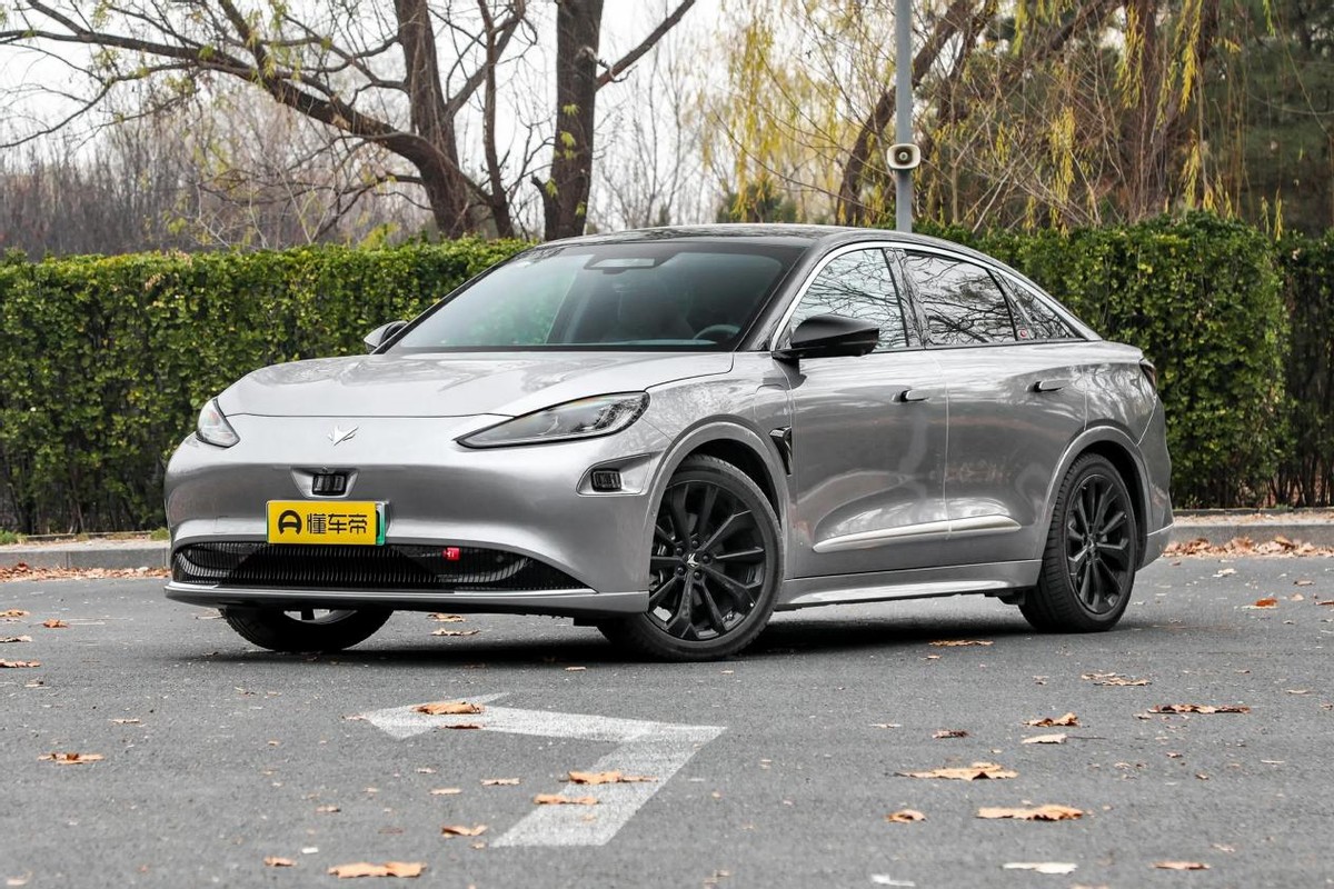 新能源汽车比亚迪小鹏特斯拉,特斯拉比亚迪小鹏自动驾驶比较