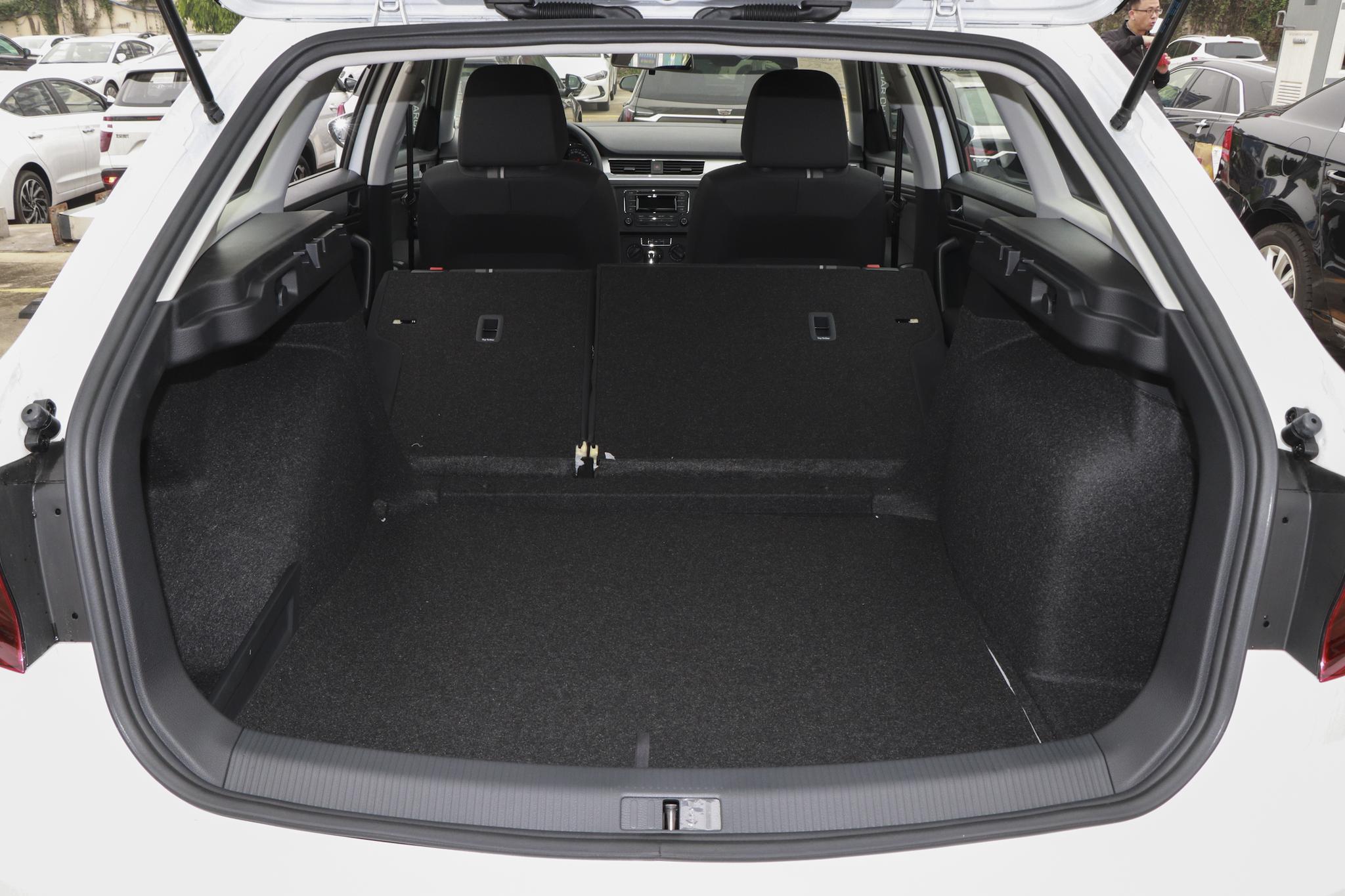 大众c-trek蔚领驾驶感受,12万内能买到哪些瓦罐旅行车