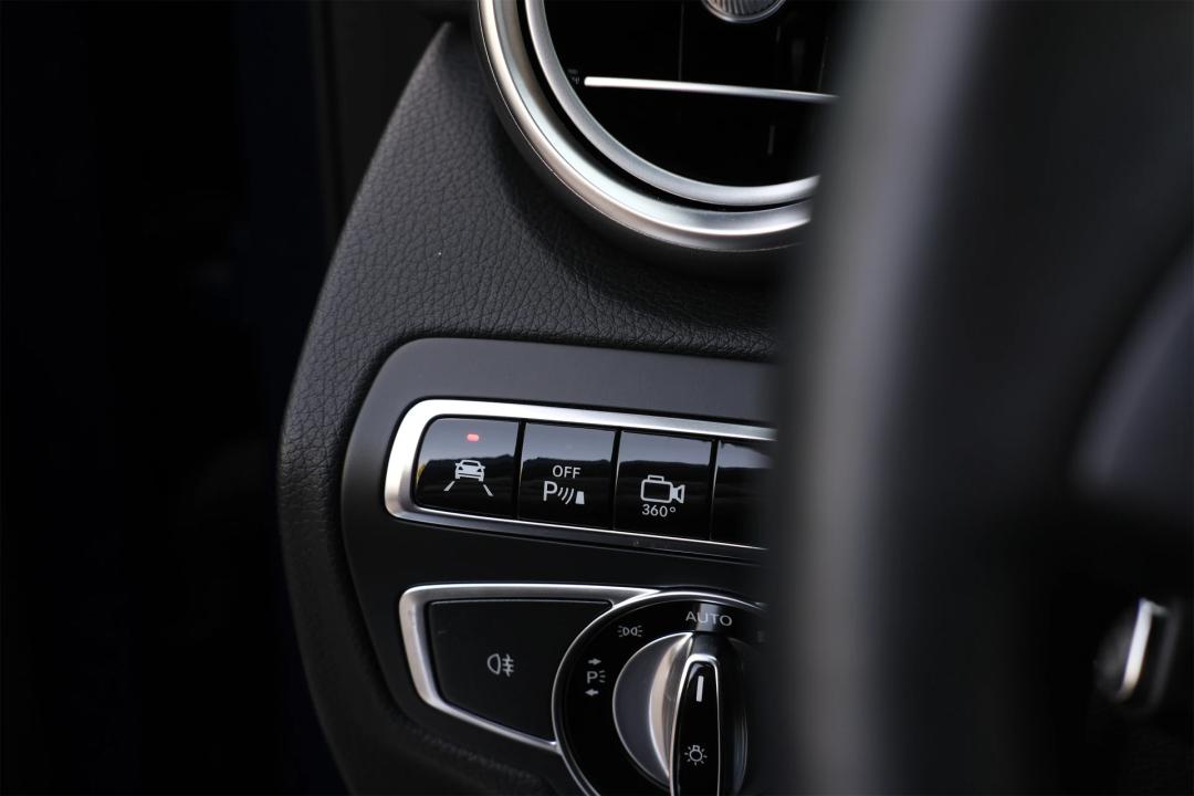 卖二手奔驰glc260注意什么,瑕疵17年奔驰glc260二手多少钱