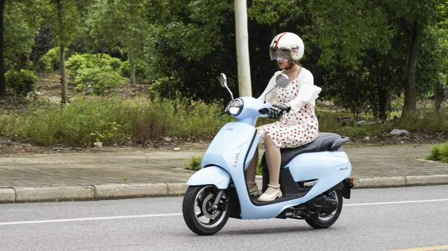 新大洲本田ns125la银色,新大洲本田ns125la发动机