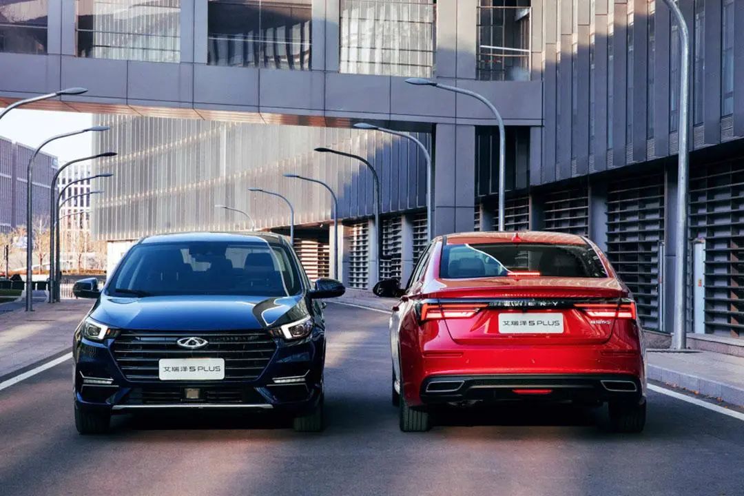 奇瑞艾瑞泽8和长安锐程cc,38号车评中心奇瑞艾瑞泽8