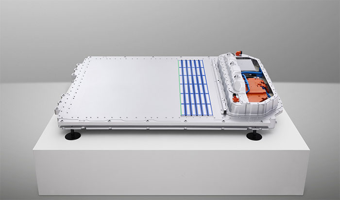 小米汽车su7确定对手为model3,保时捷taycan和小米su7