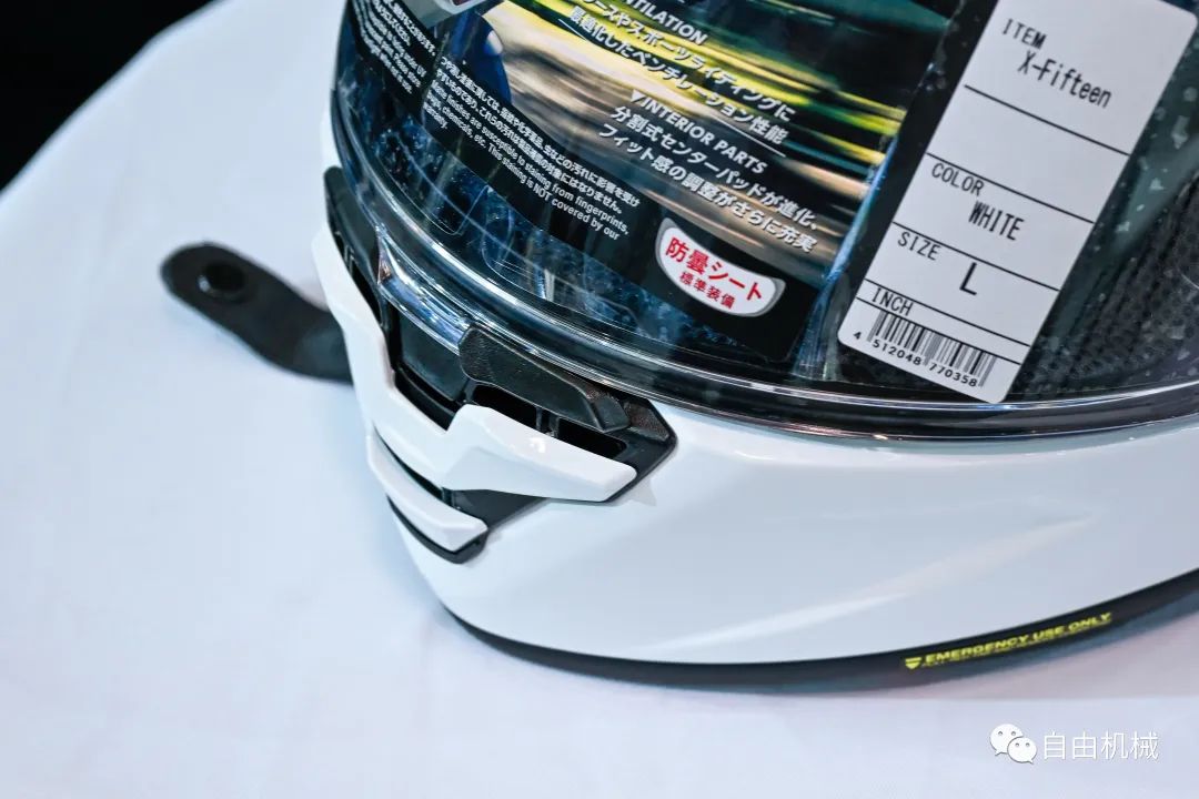 shoei头盔z8跟x15亮黑的区别,摩托车头盔shoeix15多少钱