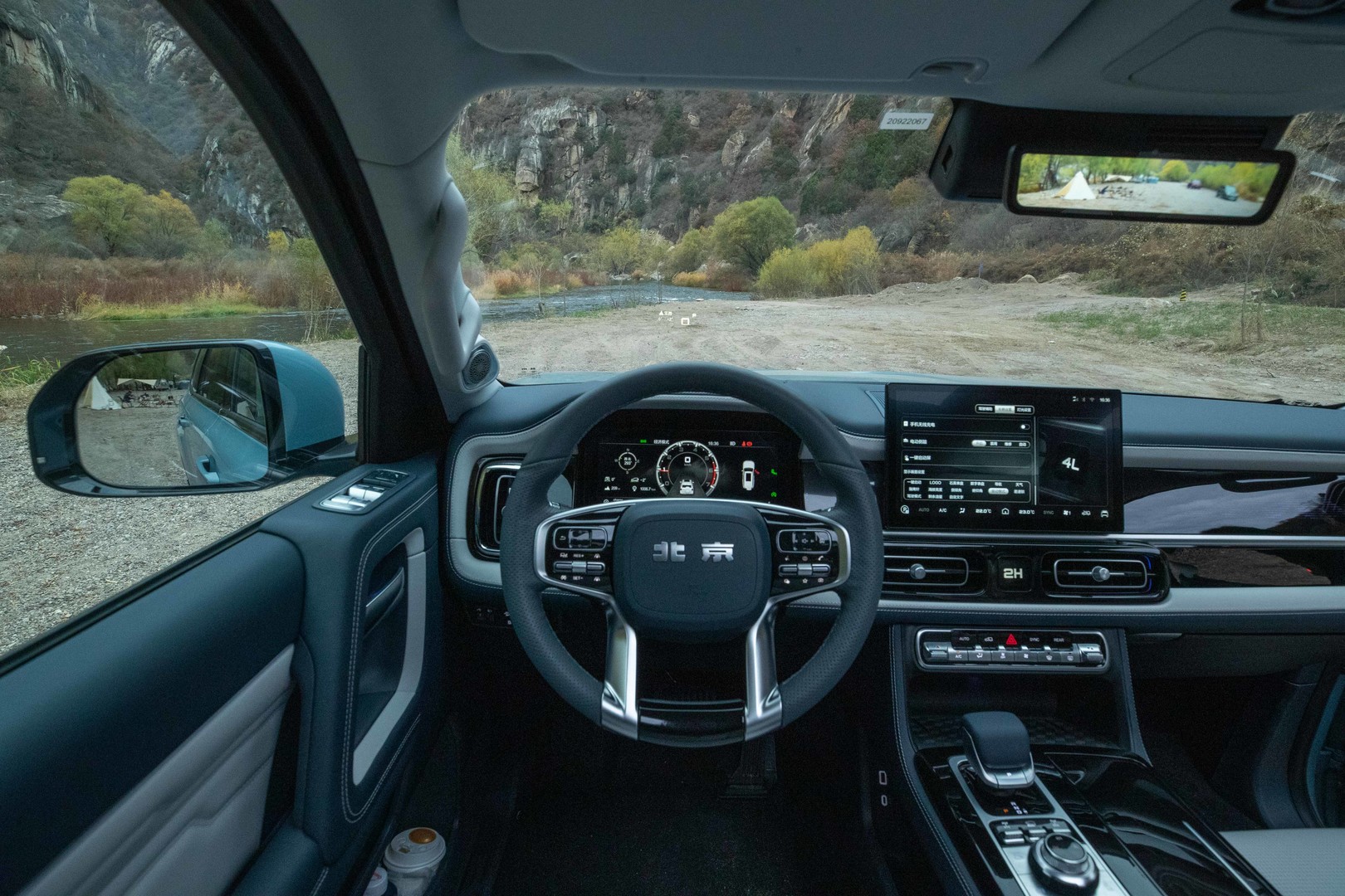 豪华内饰越野车,全新bj60最顶配四驱