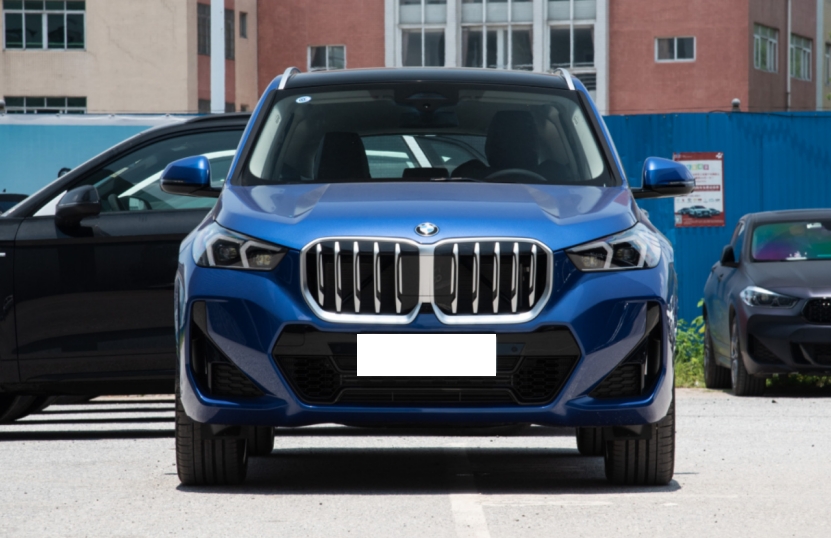 冒险家和宝马x1哪个值得入手,22款宝马x125尊享版与林肯冒险家