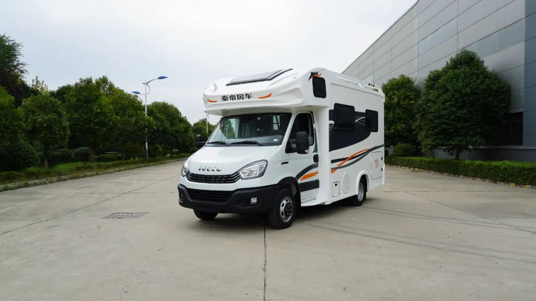 秦帝铜爵金虎单纵床L型卡座+单纵床布局清爽利落储物系统丰富