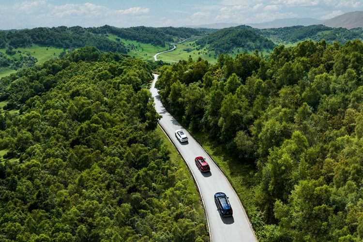 全新2.0t的丰田汉兰达动力怎么样,丰田汉兰达2022两驱尊贵版试驾