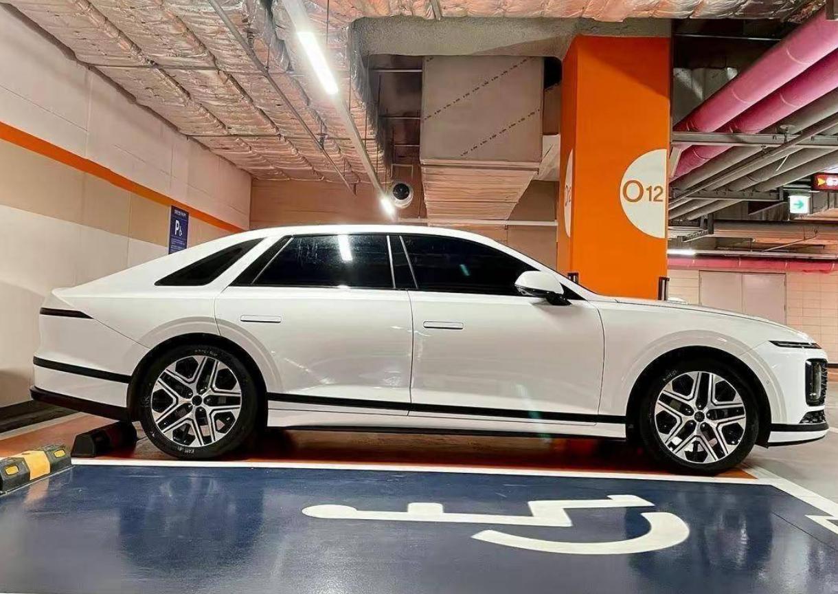 2023款全新现代雅尊谍照,全新一代现代雅尊图片