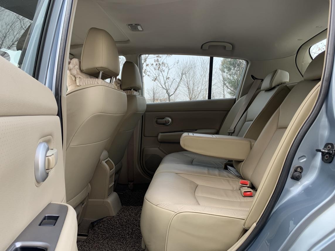 日产骐达香槟金,珍珠漆东风日产骐达