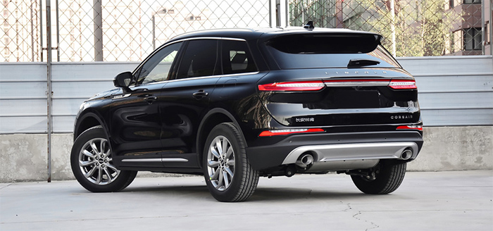 33万以下的车购置税减半,33万以下免购置税的车