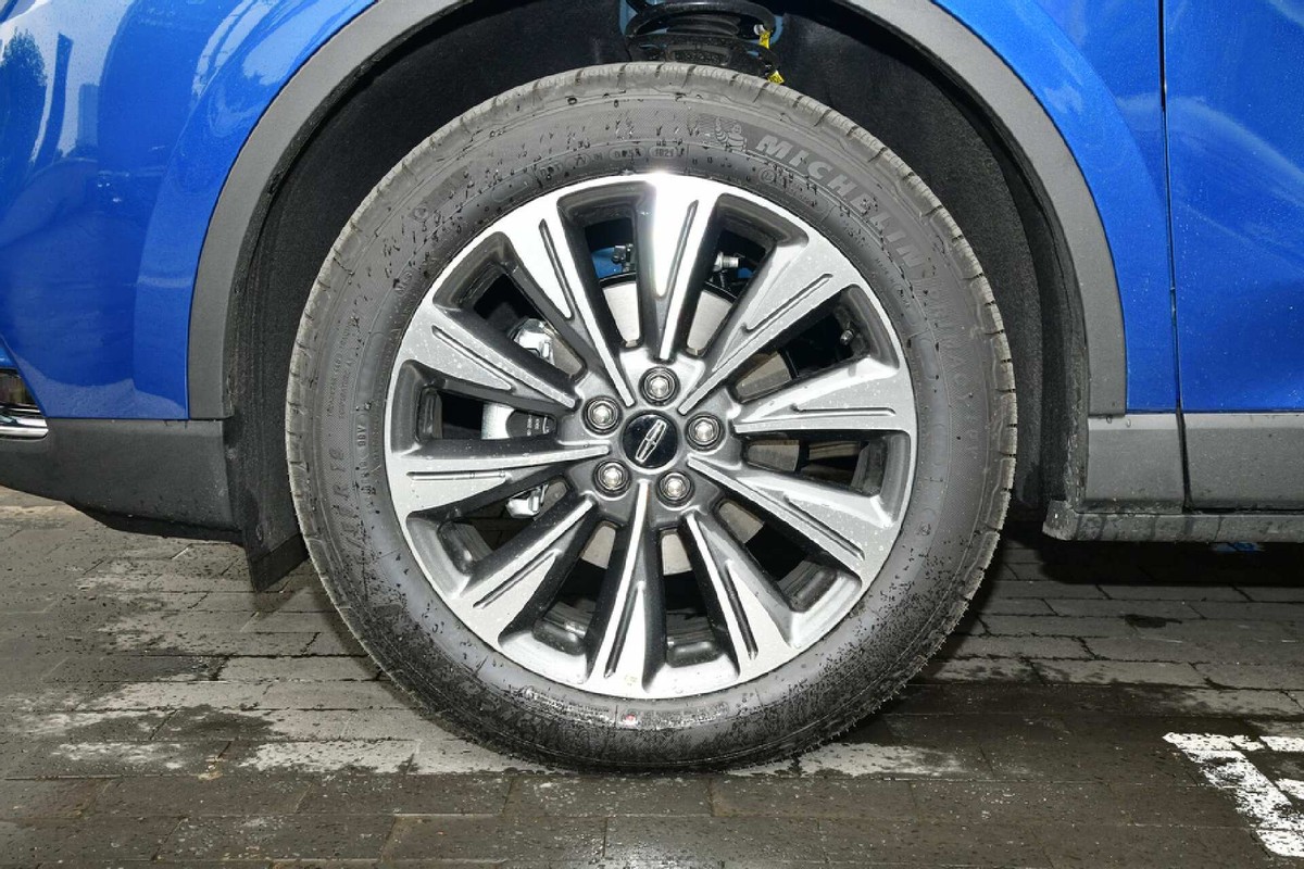 q3sportback林肯冒险家,驾驶感受比奥迪q3好的车