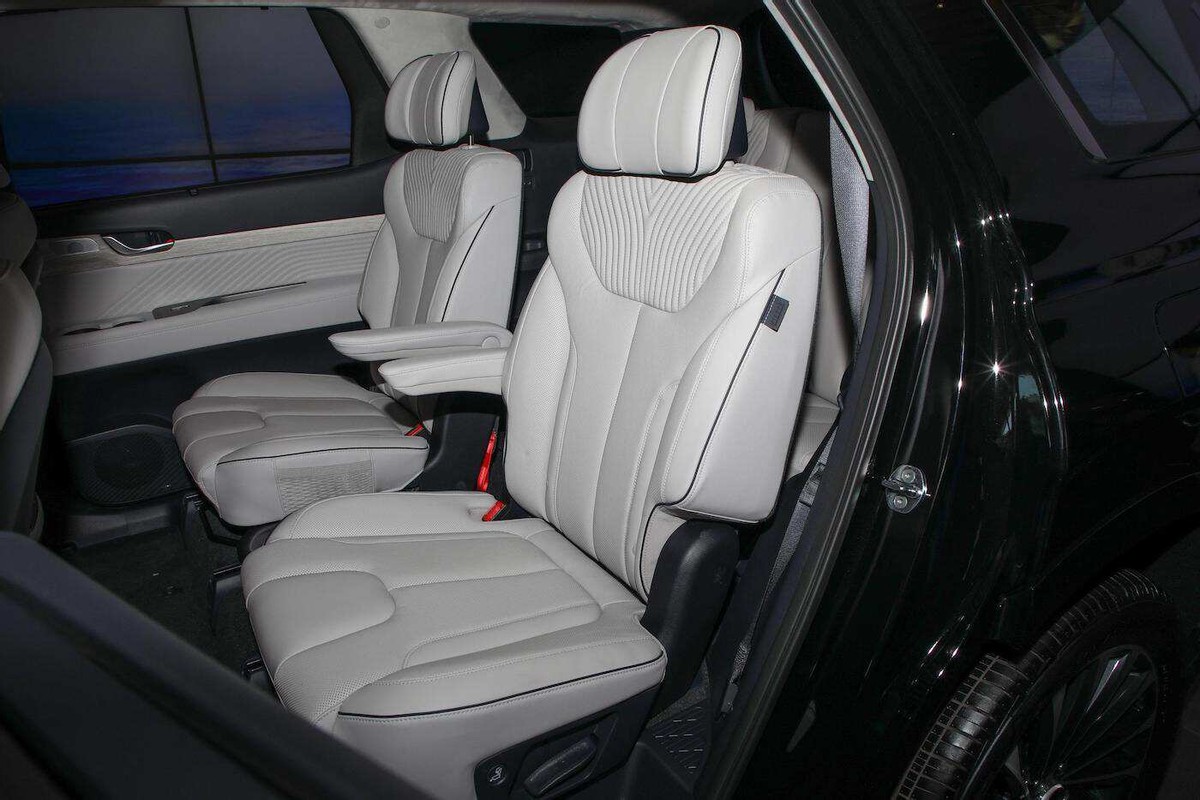 帕里斯帝新改款,帕里斯帝7座2022新款实拍